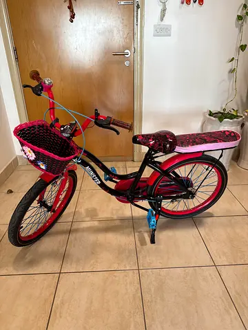 Girls 18-inch Pink Cruiser Bike with Basket - Good Condition