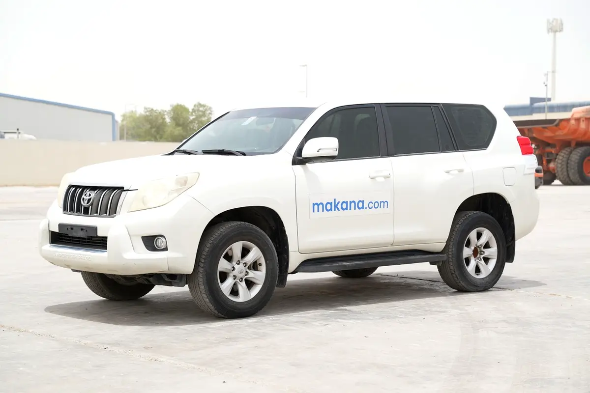 Toyota Prado 2012 — photo 1 of 12