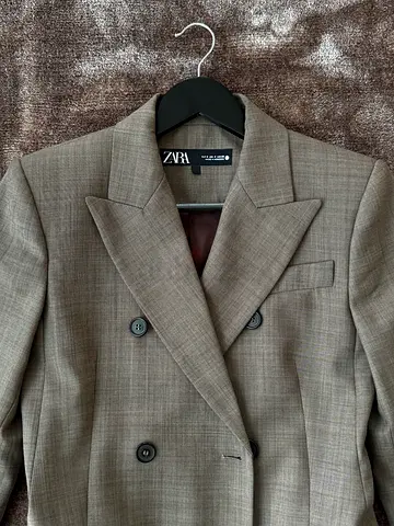 Zara beige blazer - size s