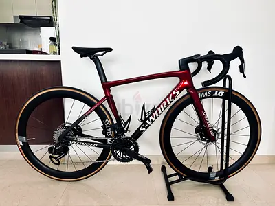 S-WORKS Tarmac SL7 Road Bike - Size 52