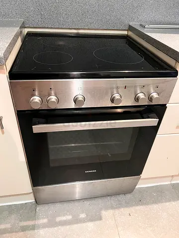 Siemens 60cm ceramic Electric Cooker / Oven (Model HK6L00070M)