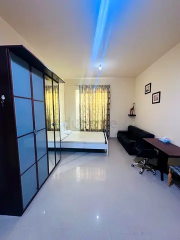 Fully furnished large room near Safeer Mall for Single