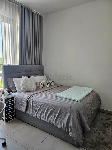 Hydraulic Storage Bed + mattress