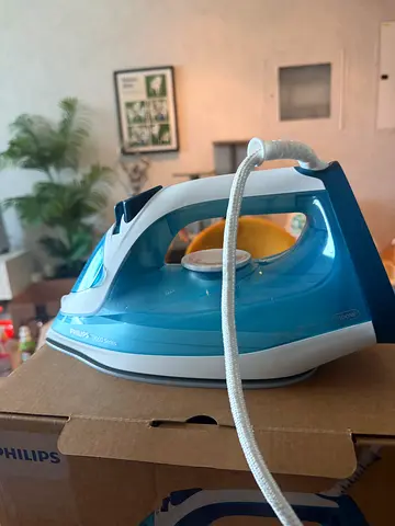 Philips 3000 Series Iron — Almost New