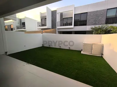 3BR Townhouse | community view | Vacant | 4 chqs