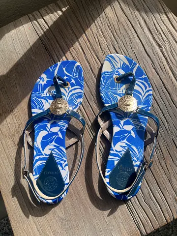 Woman shoes