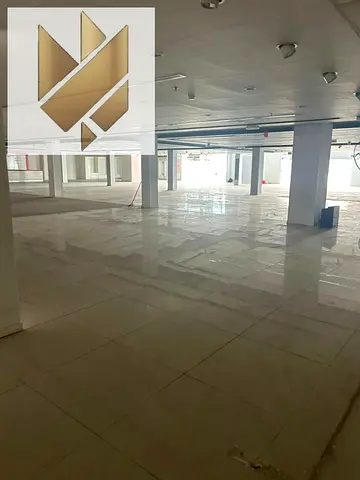 Fully equipped commercial showroom for rent in Industrial Area 4 on the main road
