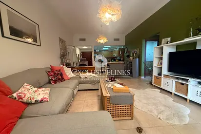 Largest 1 bed |Vacant July 17 | Multiple Cheques