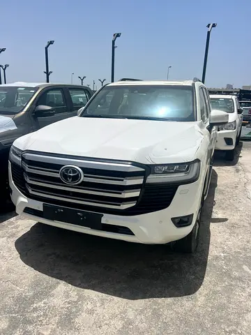 Toyota Land Cruiser VX 2023 - European Specs - Pristine Condition