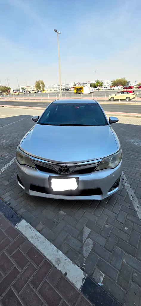 Toyota Camry 2014 — photo 1 of 8