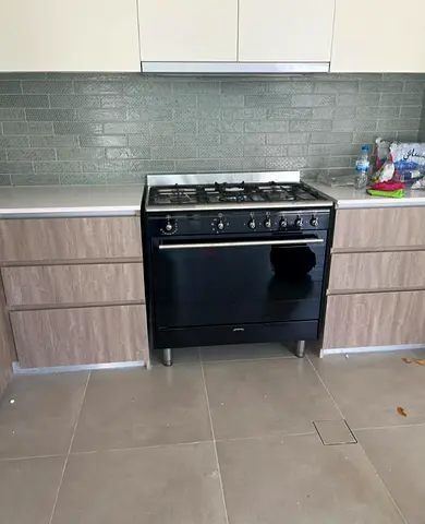 Model Smeg Top 5 Burner Gas Down Oven Electric Cooker Range Size 90cm
