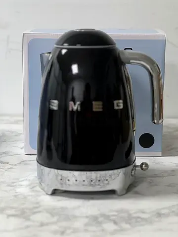 Smeg kettle KLF04 (new model) brand new sealed packed