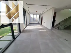 First tenant | modern design | master rooms | 2 large balconies | 2 kitchens
