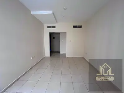 NO COMMISSION .WITH PARKING GOOD APPARTMENT FOR FAMILY WITH 2 WASHROOM IN 37K