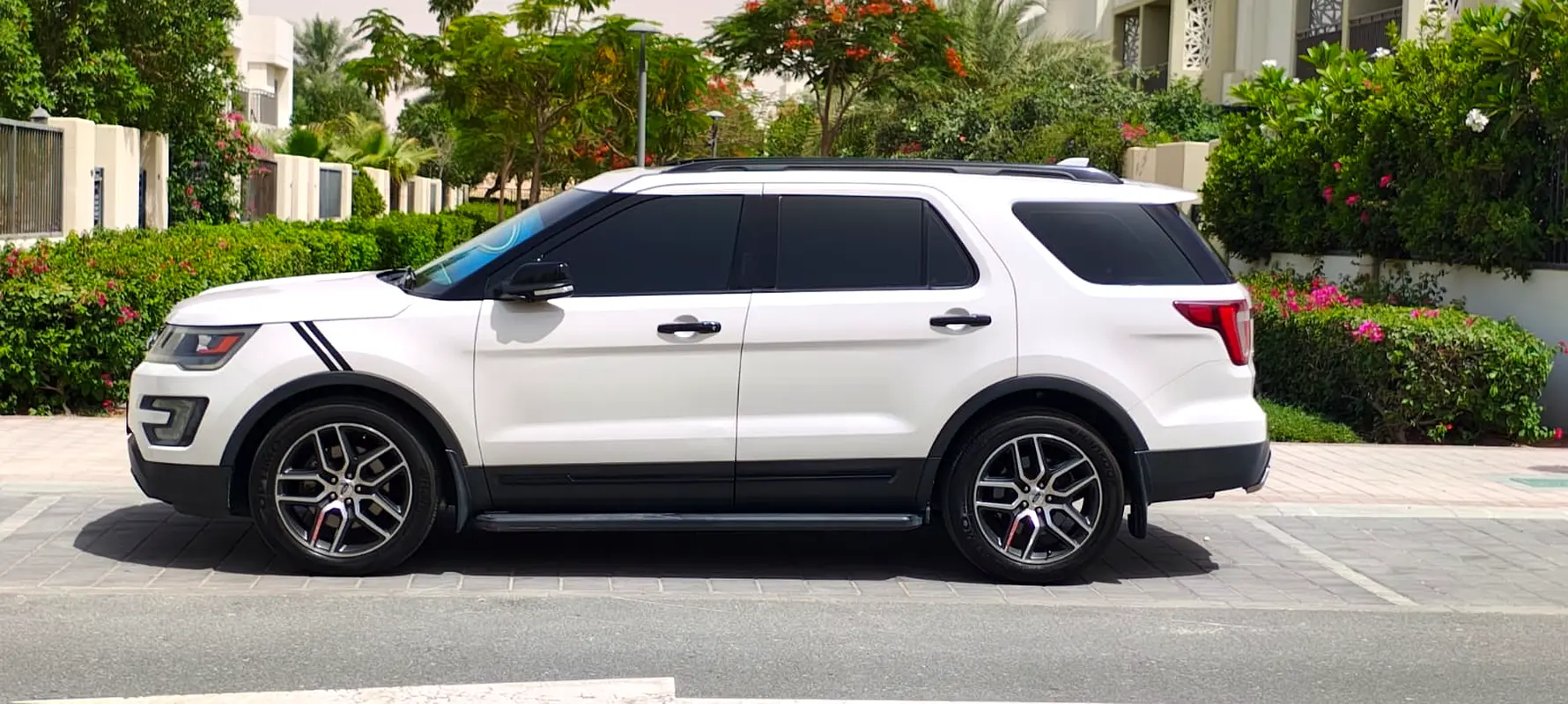 Ford Explorer 2017 — photo 1 of 12