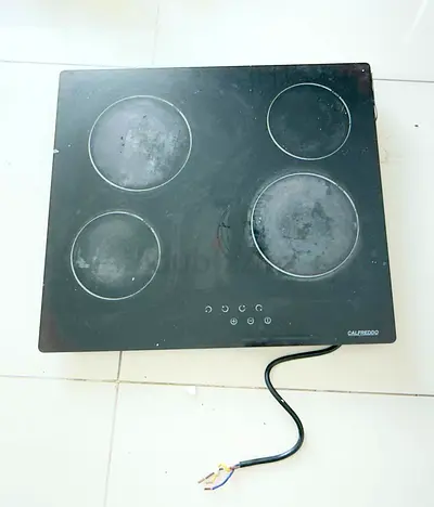 Used 4-Zone Glass Electric ceramic Cooktop Hob - Calfredo brand …..150 aed