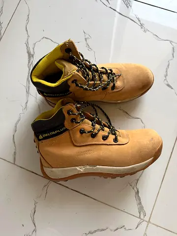 Used Delta Plus tan work boots, size 8/42 - good condition