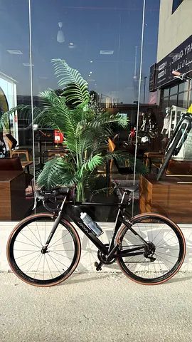Lightweight road bike - well maintained,