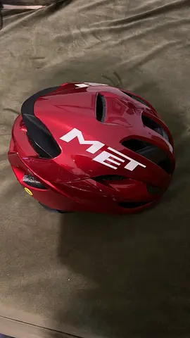 Cycling helmet
