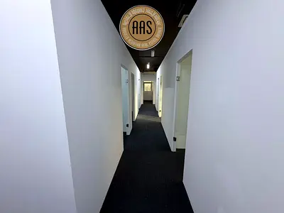 SPECIOUS OFFICE INCLUSIVES UTILITIES|NEAR BUS STOP|FLEXIBLE PAYMENTS|IN DIP 1