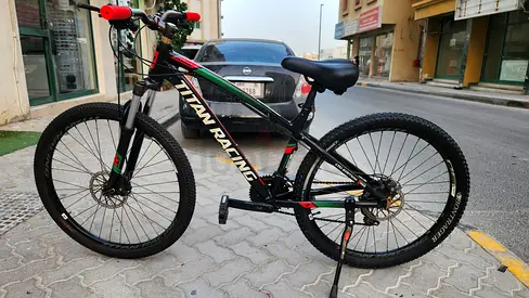 Titan Racing bi cycle 26 size 21 speed shimano giyar aluminum