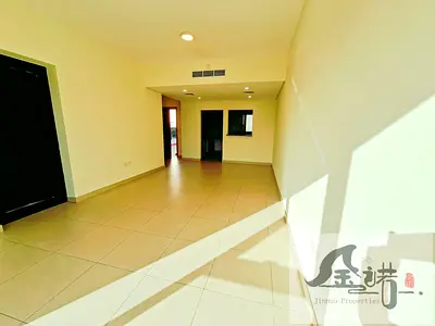 Neat & Clean | Single Row | Amazing Location | 3BR