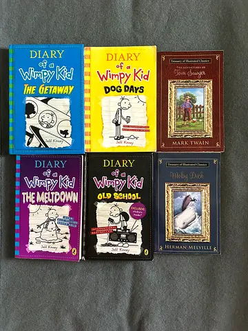 Diary of a Wimpy Kid Collection (5 paperback books) + 2 books free