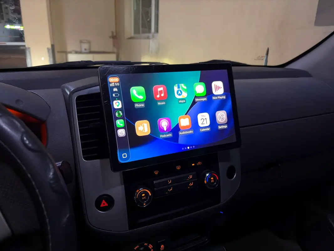 Nissan Xterra 2012 — photo 1 of 8