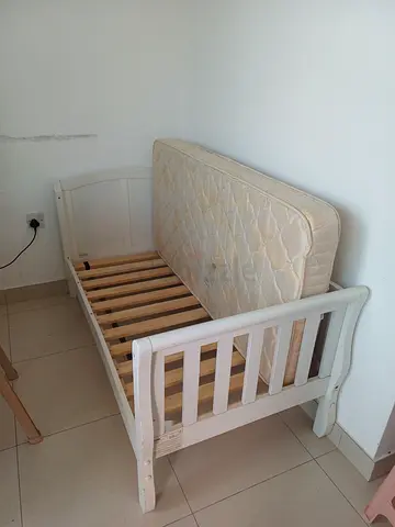 Baby cot with mattress