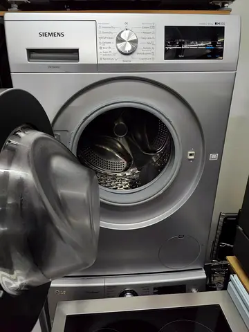Siemens latest model iq500 8 kg washer and 5 kg dryer combined washing 2in1 .ma