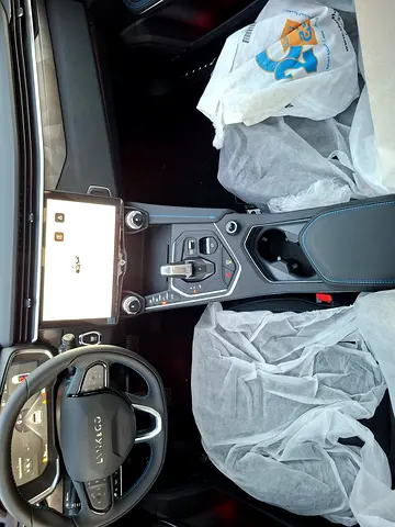صورة 11 لـ 2026 LYNK & CO 01