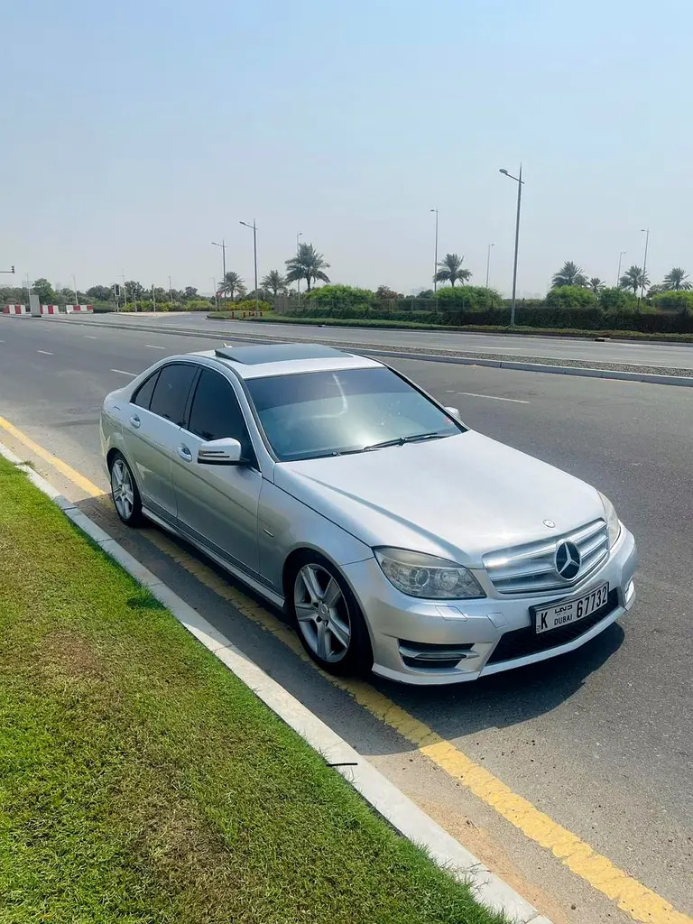 Mercedes-Benz C-Class 2011 — photo 1 of 5