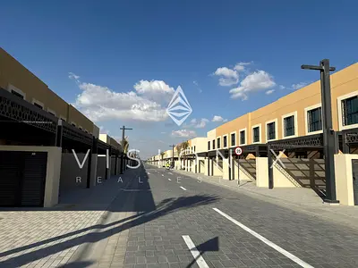 Modern Design | Corner Plot | Lush Landscape