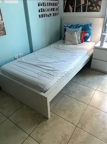 White single bed frame with mattress - base - good condition