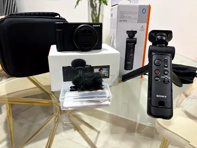 Sony zv-1f with accessories