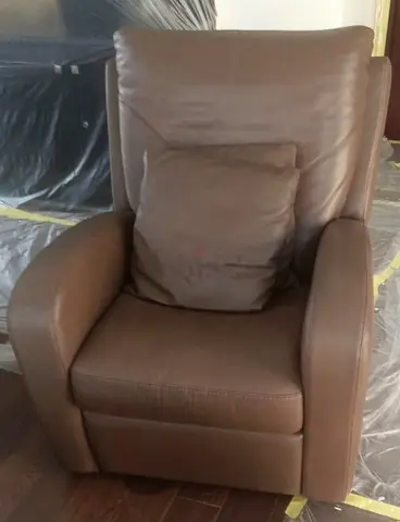Comfortable Brown Leather Recliner Armchair from Natuzzi brand