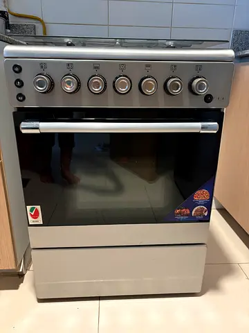 Used freestanding kitchen range with oven - good working condition