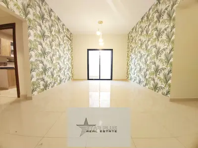 VERY SPACIOUS 3 BEDROOM APARTMENT WITH ALL THE ROOM MASTER AT THE MAIN LOCATION READY TO MOVE.