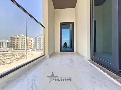 VERY SPACIOUS 2 BEDROOM APARTMENT AT THE MAIN LOCATION READY TO MOVE.