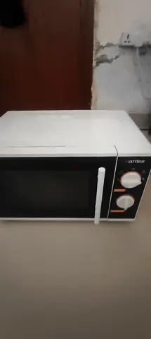 Microwave Oven - very good