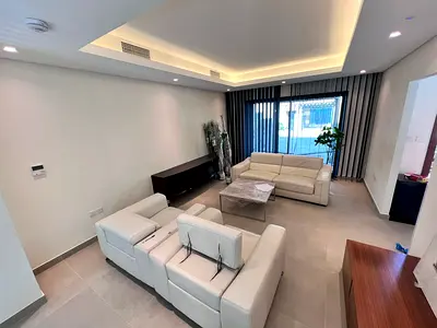🏡 فيلا VIP مفروشة للإيجار – كومباوند المدينة المستدامة | الرحمانية – الشارقة 🌿✨ 🔹 سمارت هوم – فيلا ذكية