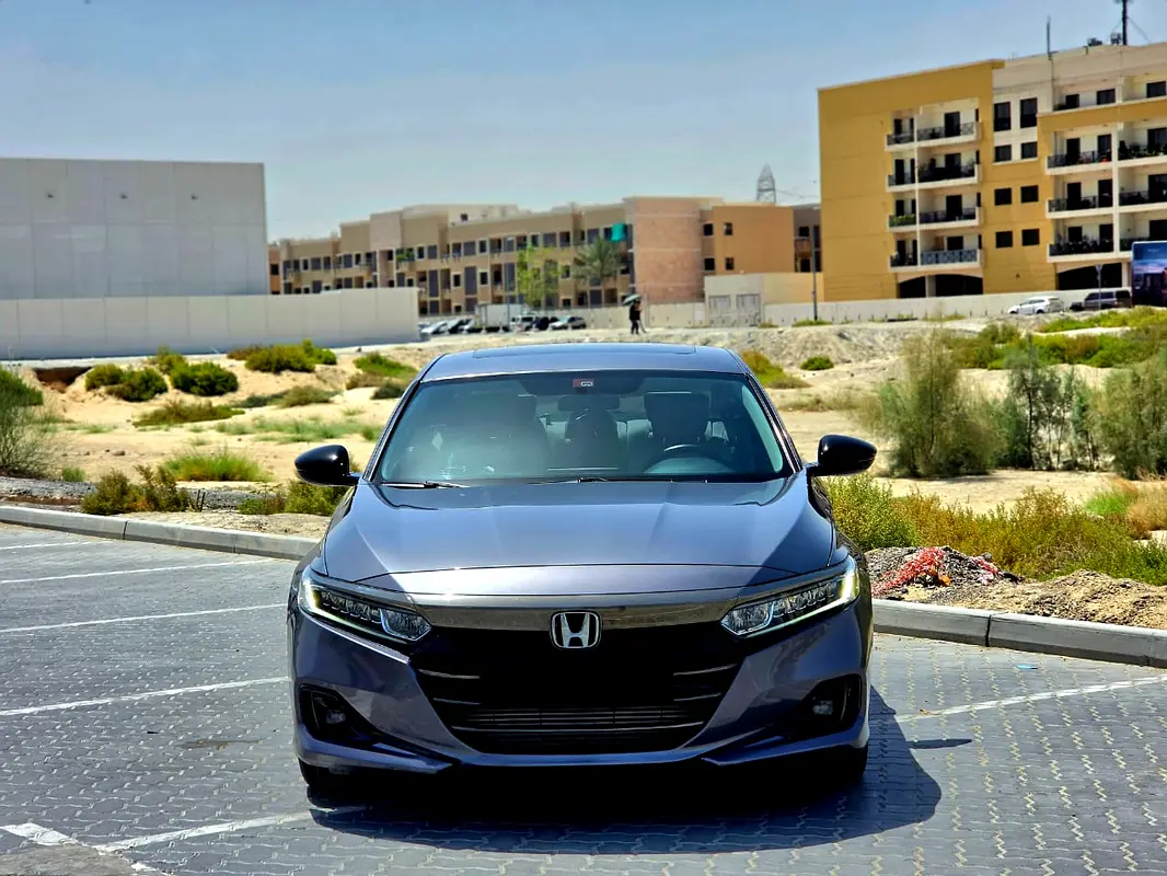 Honda Accord 2022 — photo 1 of 19
