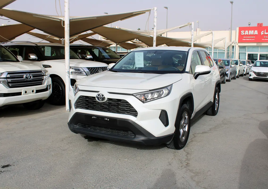 Toyota Rav 4 2022 — photo 1 of 12