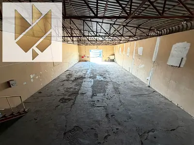 بلوك كامل للايجار يتكون من مستودعين وحوطه