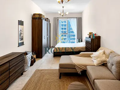 LARGE STUDIO | FURNISHED | MID FLOOR