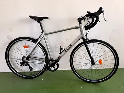 Triban Road Bike / Gravel Bike — used only a few times and still like new. Large Frame