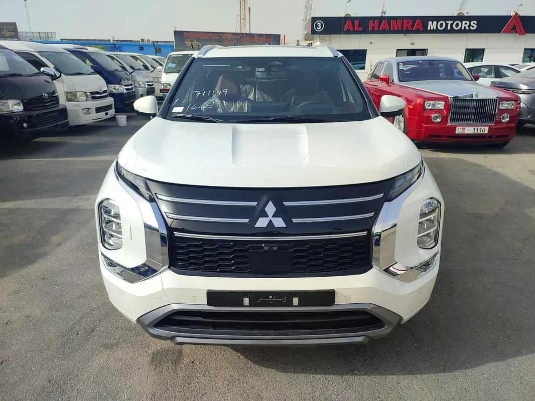 Mitsubishi Outlander 2026 — photo 1 of 18