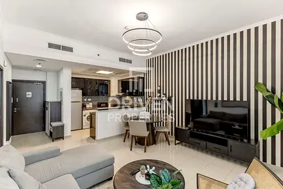 Mid Floor | Furnished | Ready to Move in
