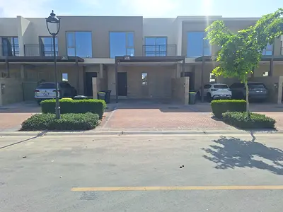 3 Bed Townhouse Great location