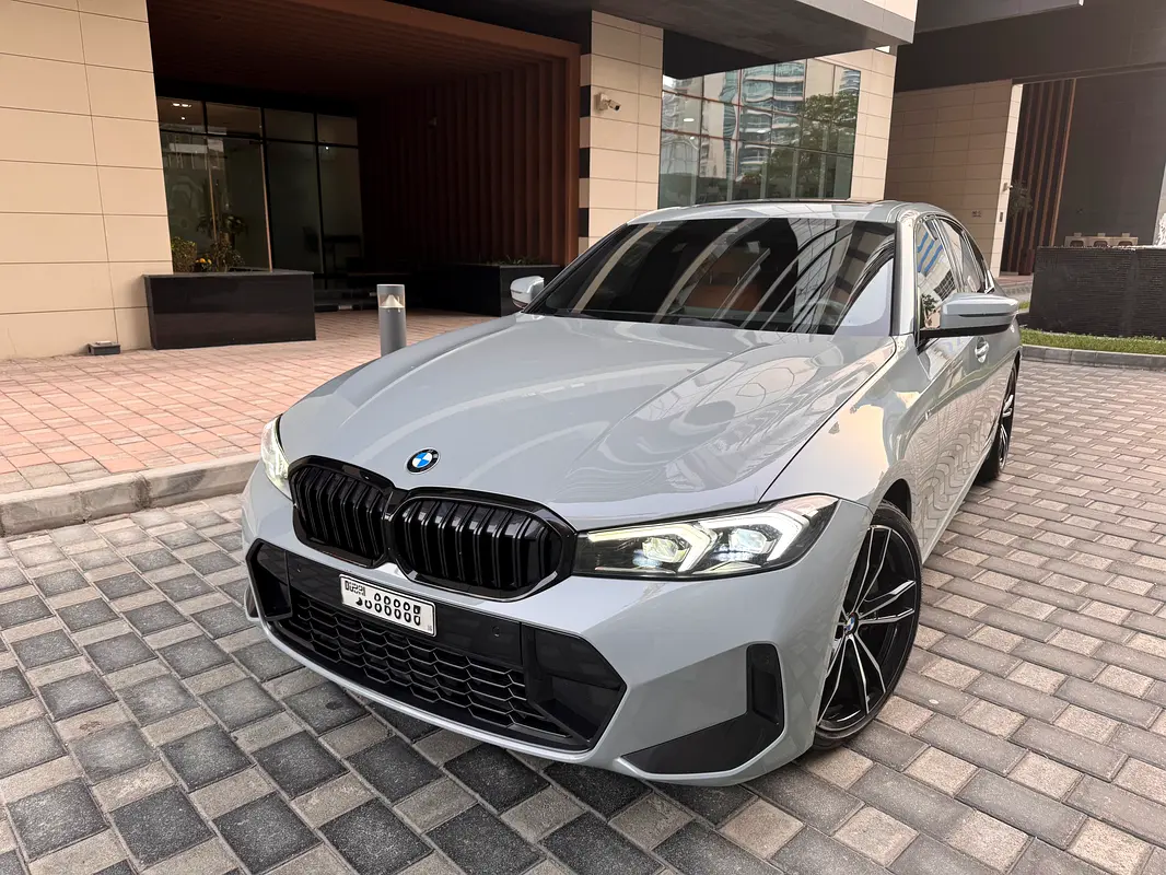 BMW 3-Series 2023 — photo 1 of 9